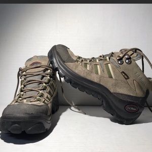 L.L Bean HIKING BOOTS 🥾